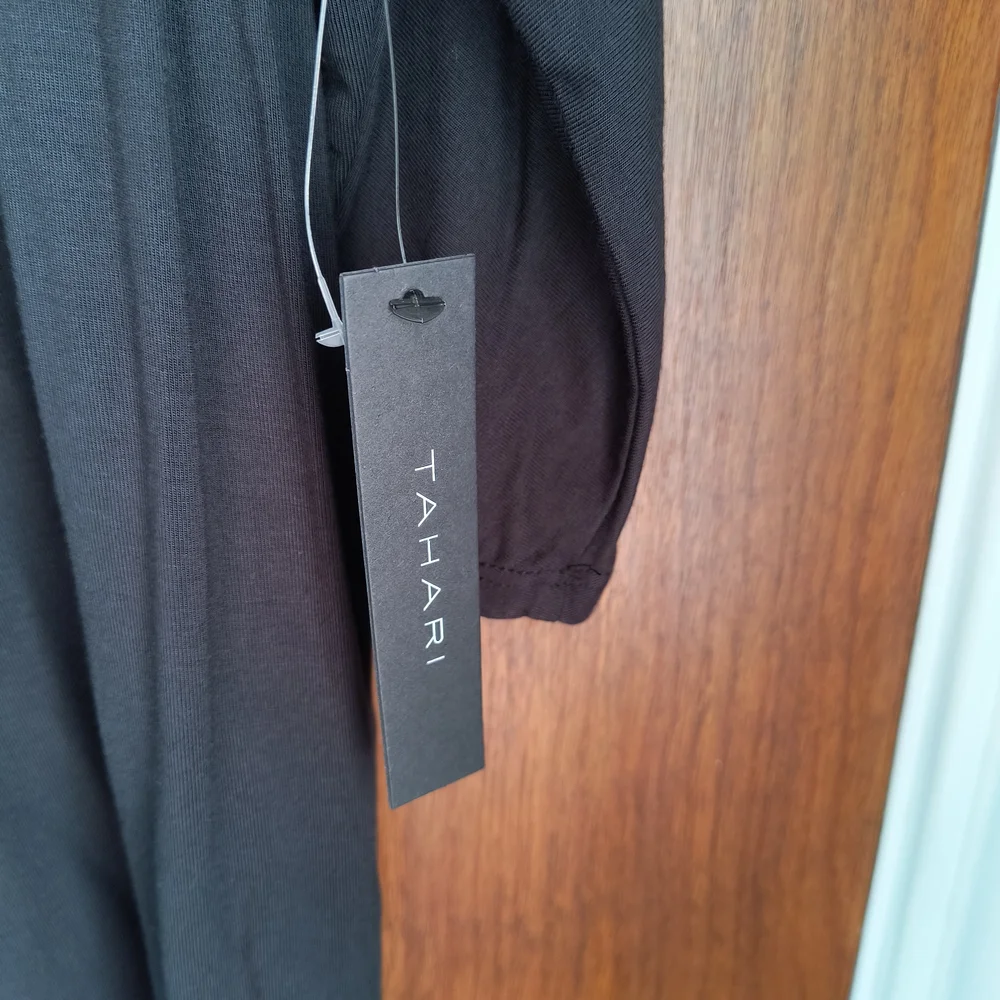 SUNDAY SALE ❤️💋Tahari Elegant Black Long Sleeve Top - Picture 3 of 3